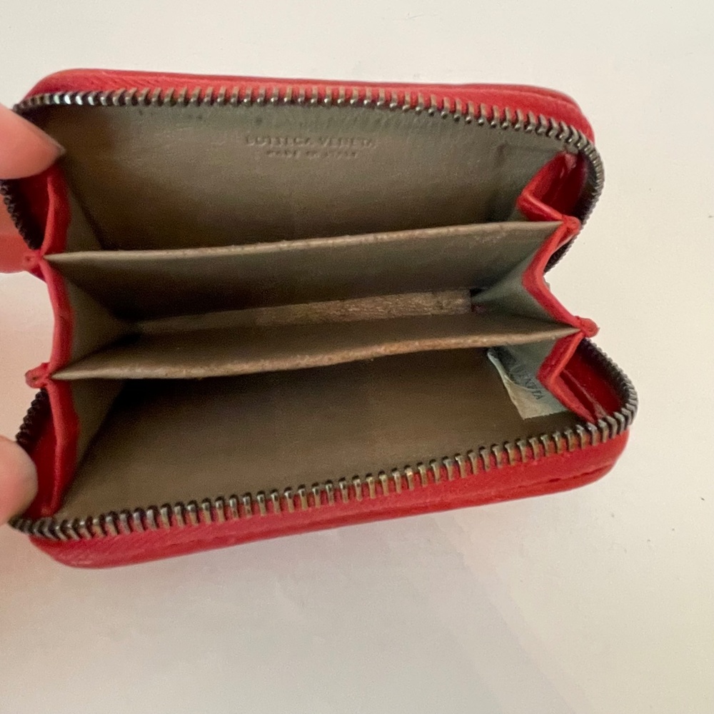 Bottega Veneta Intrecciato Leather Red Ruffle Zip Compact Wallet/Card/Coin Case - Picture 9 of 16